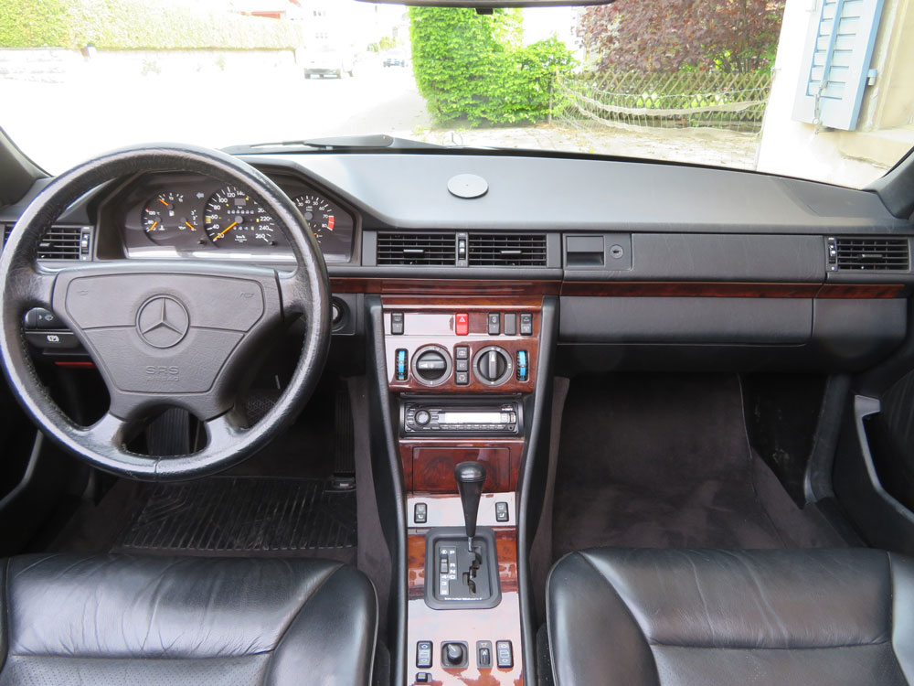 Mercedes-Benz 300 CE-24 Cabriolet