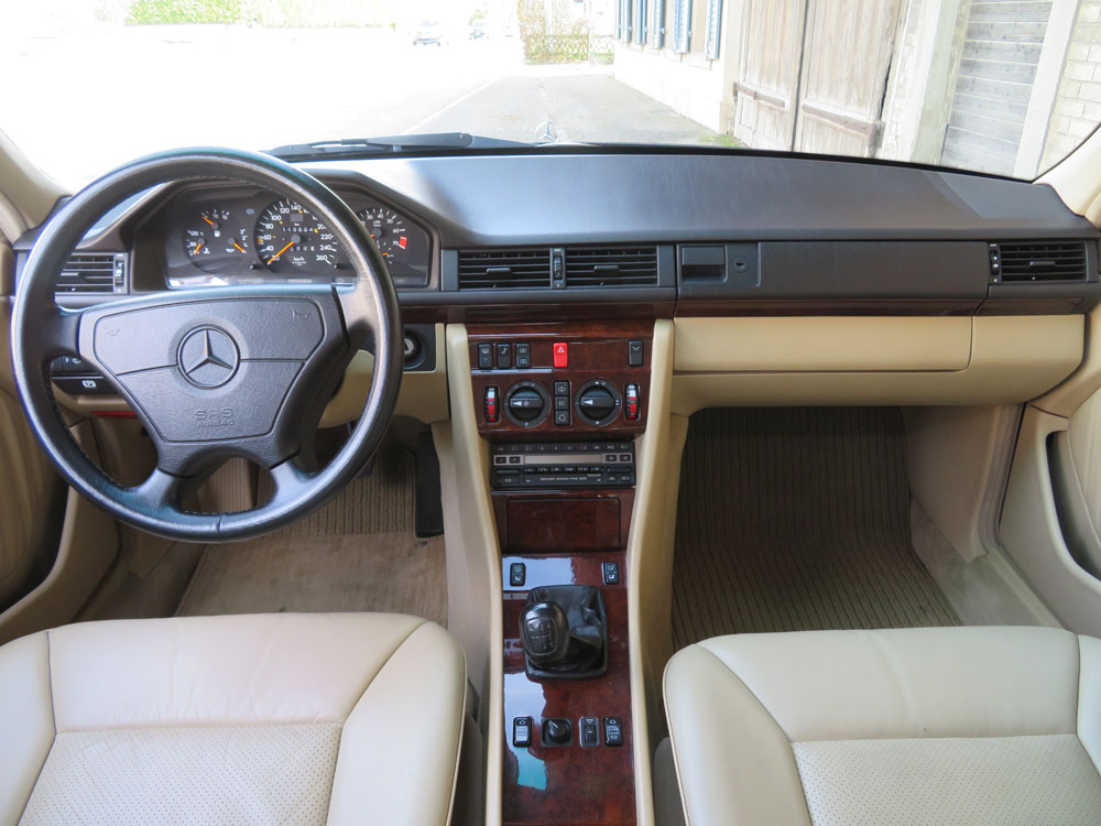 Mercedes-Benz 320 E Limousine